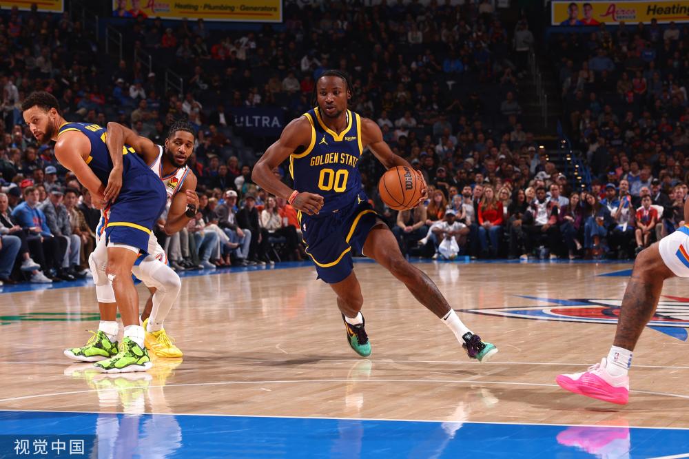 这位后卫的 这位后卫的